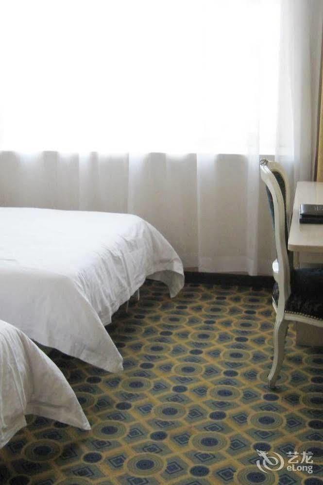June Hotel Changchun Exteriör bild