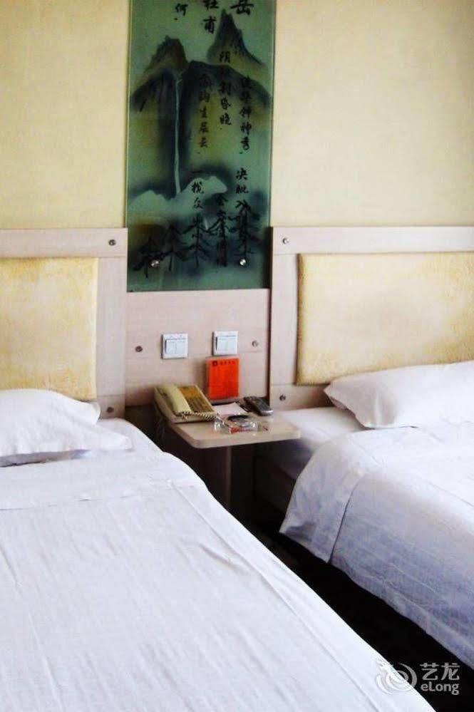June Hotel Changchun Exteriör bild